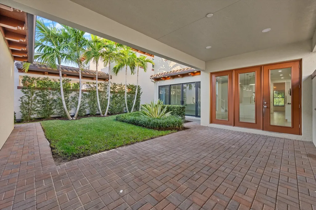 6020 Curie Place Palm Beach Gardens FL 33418
