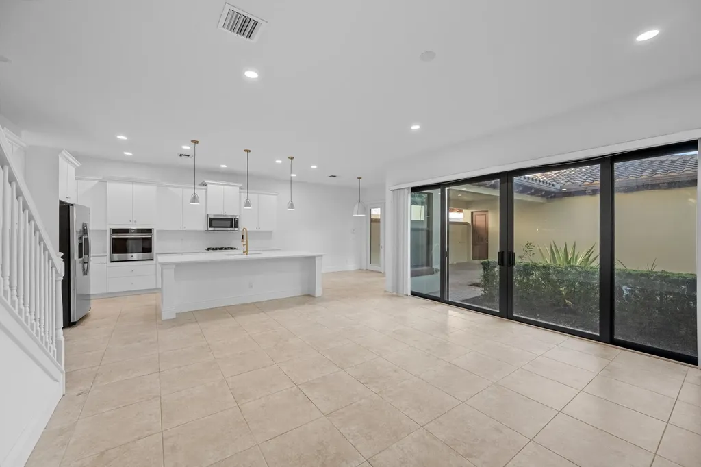 6020 Curie Place Palm Beach Gardens FL 33418