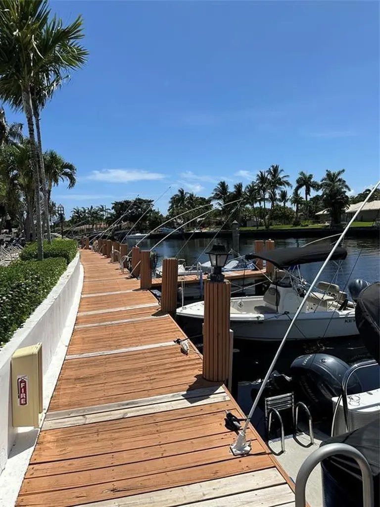 130 Cypress Club Drive Pompano Beach FL 33060