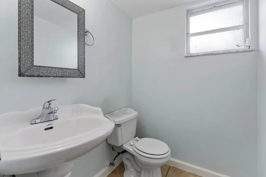 3777 NW 78th Avenue Davie FL 33024