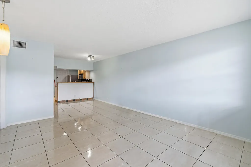 3777 NW 78th Avenue Davie FL 33024