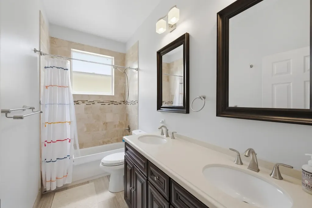 9768 NW 1st Manor Coral Springs FL 33071