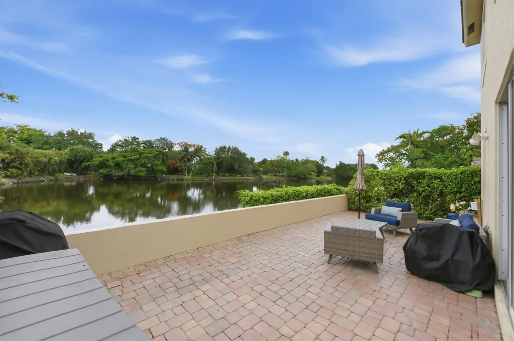 9768 NW 1st Manor Coral Springs FL 33071