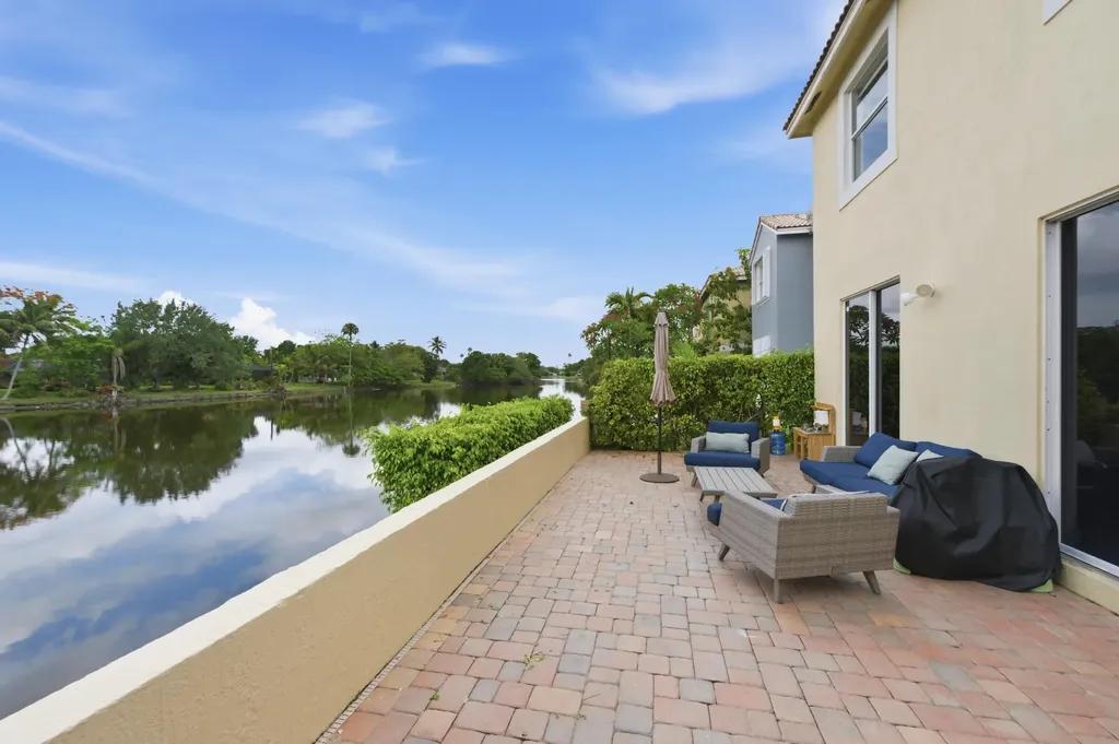 9768 NW 1st Manor Coral Springs FL 33071