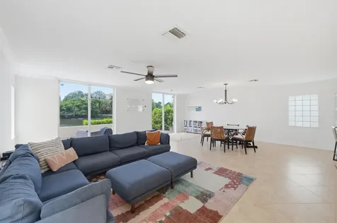 9768 NW 1st Manor Coral Springs FL 33071