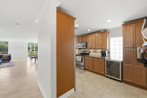 9768 NW 1st Manor Coral Springs FL 33071