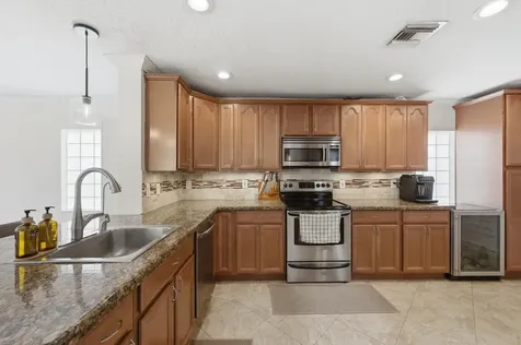 9768 NW 1st Manor Coral Springs FL 33071