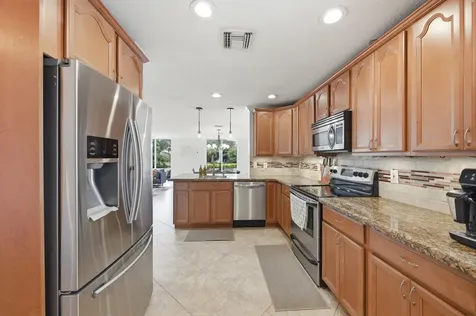 9768 NW 1st Manor Coral Springs FL 33071