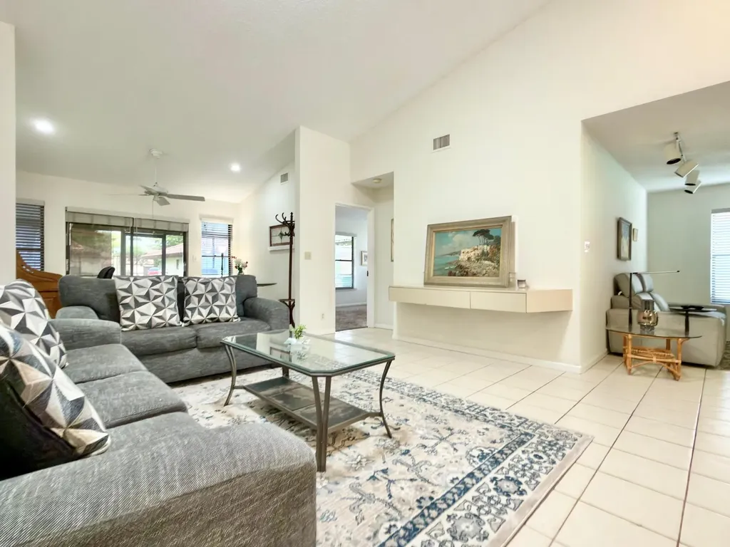 10975 Dolphin Palm Court Boynton Beach FL 33437