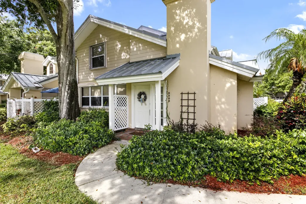 2302 Chadwick Court Boynton Beach FL 33436