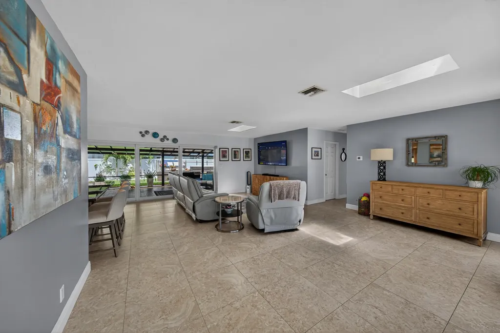 1571 SE 24th Avenue Pompano Beach FL 33062