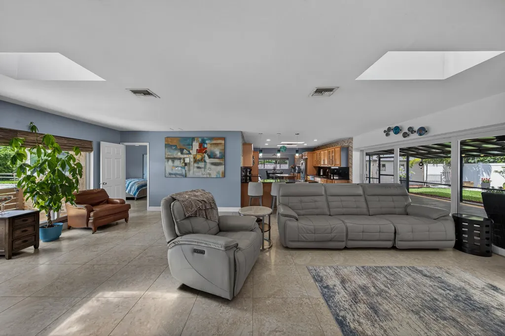 1571 SE 24th Avenue Pompano Beach FL 33062