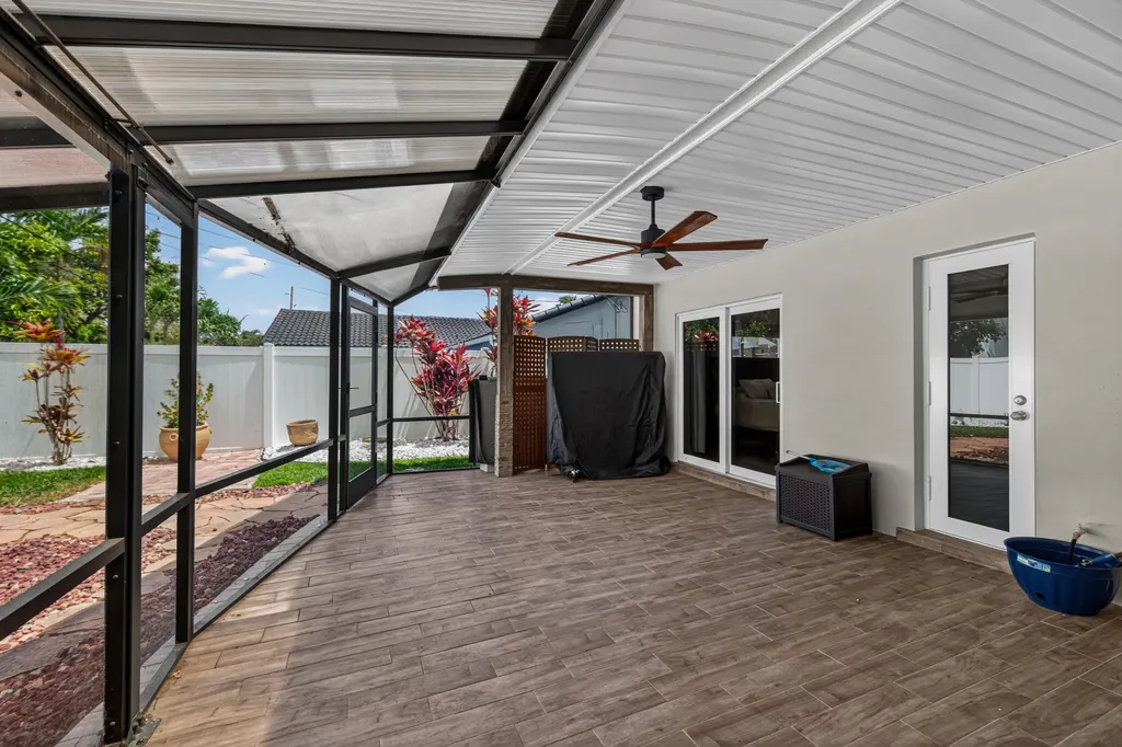 1571 SE 24th Avenue Pompano Beach FL 33062