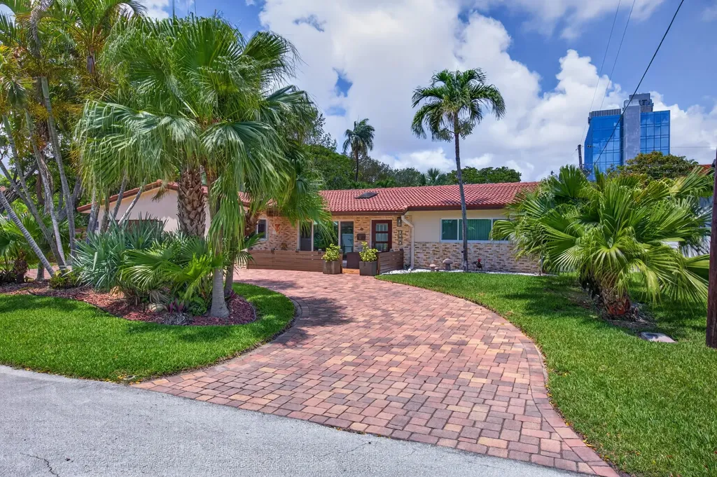 1571 SE 24th Avenue Pompano Beach FL 33062