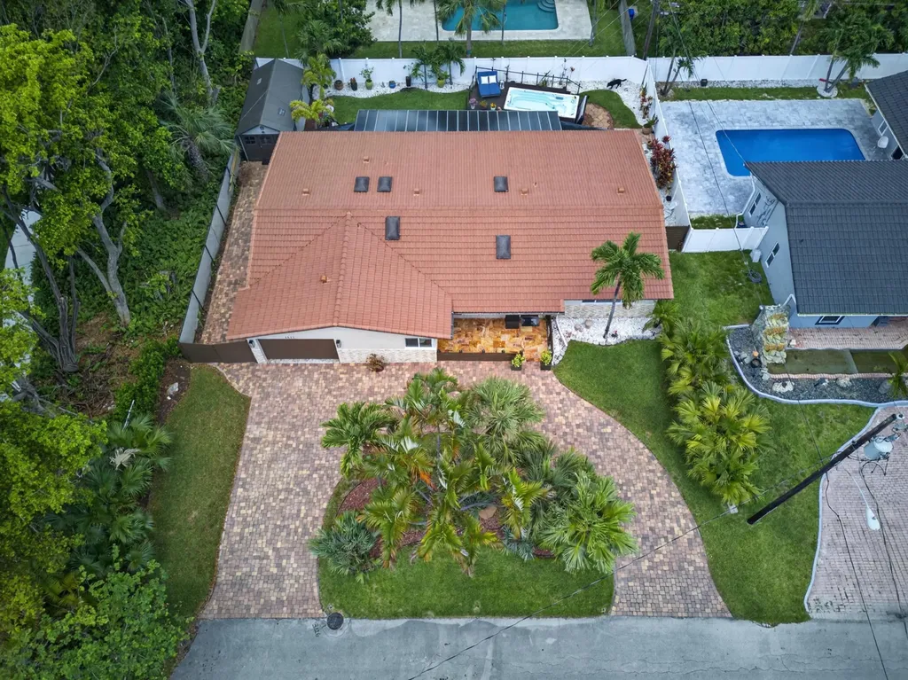 1571 SE 24th Avenue Pompano Beach FL 33062