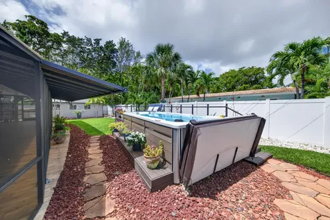 1571 SE 24th Avenue Pompano Beach FL 33062