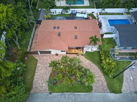1571 SE 24th Avenue Pompano Beach FL 33062