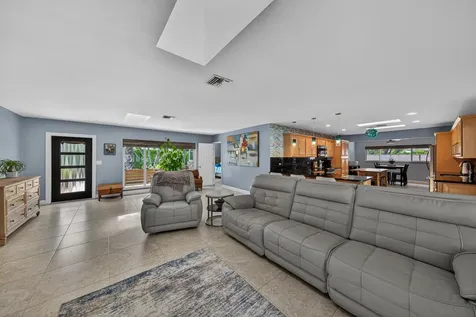 1571 SE 24th Avenue Pompano Beach FL 33062