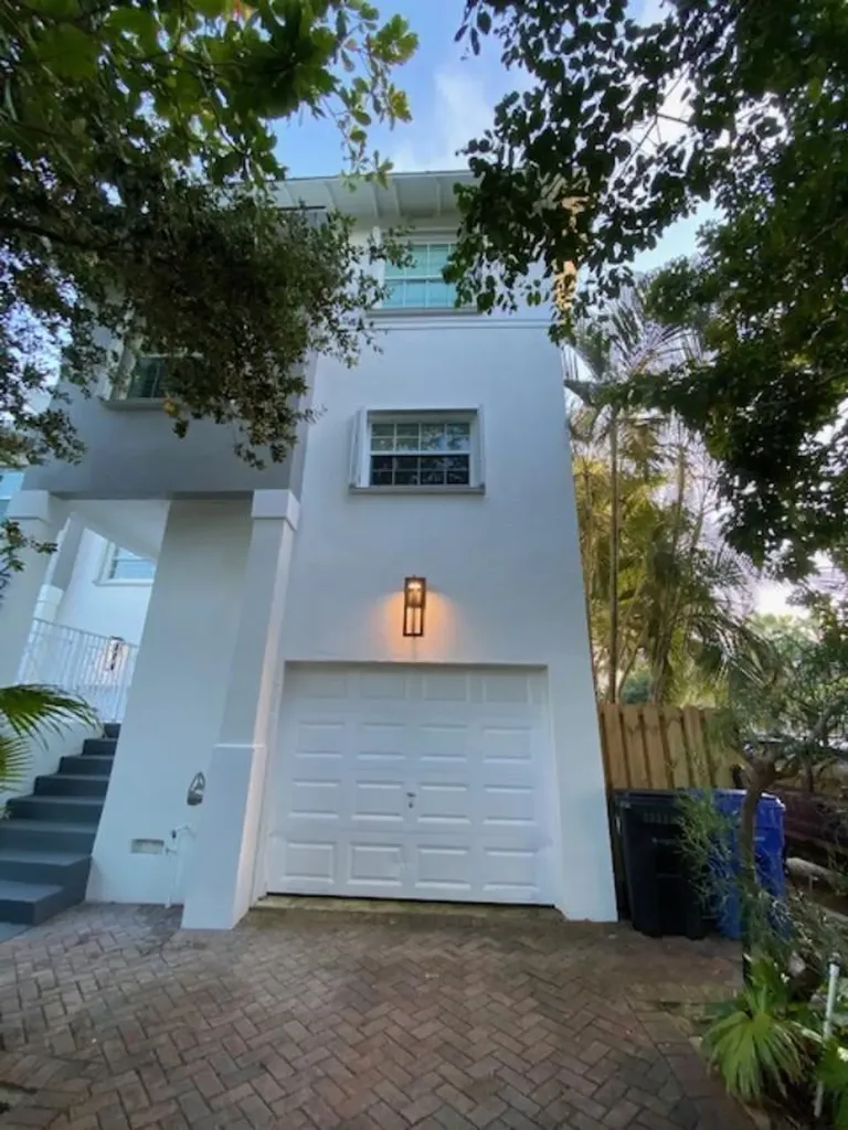 1228 W Las Olas Boulevard Fort Lauderdale FL 33312