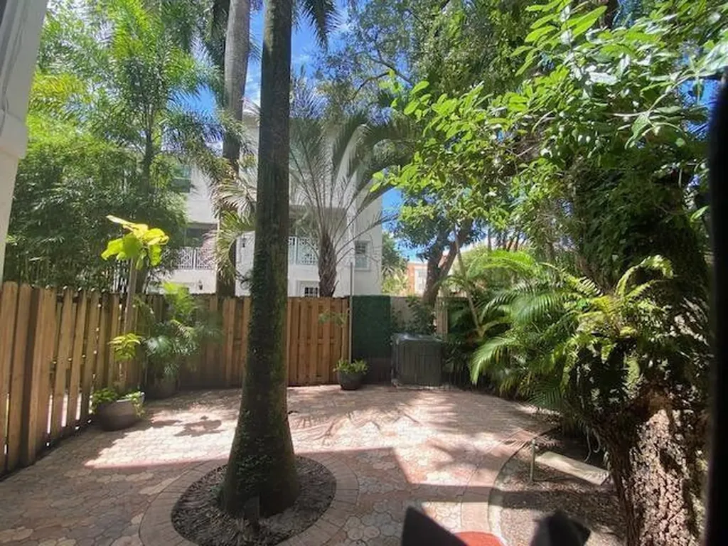 1228 W Las Olas Boulevard Fort Lauderdale FL 33312