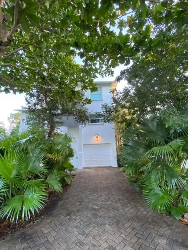 1228 W Las Olas Boulevard Fort Lauderdale FL 33312