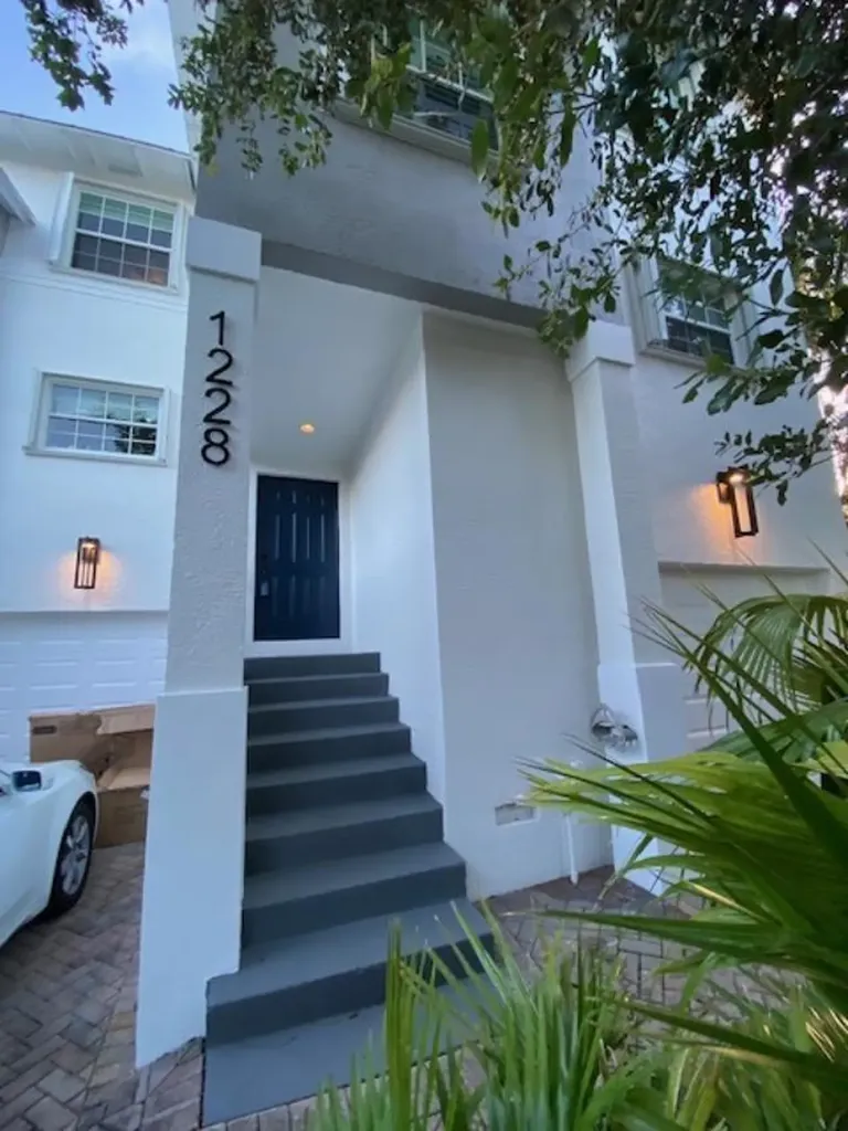 1228 W Las Olas Boulevard Fort Lauderdale FL 33312