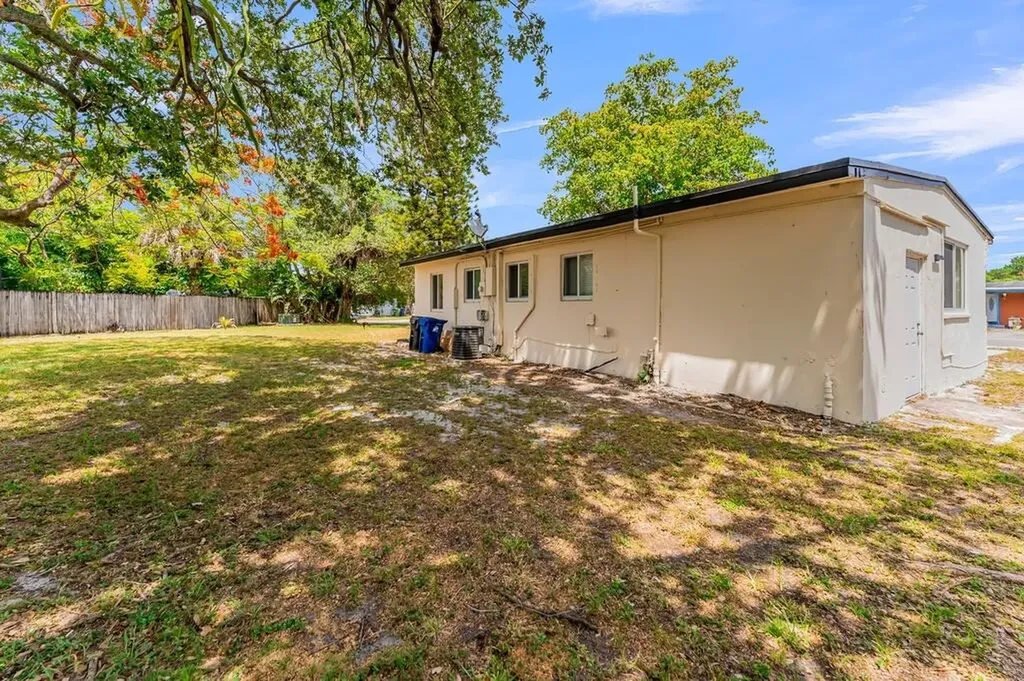 1131 NW 18th Avenue Fort Lauderdale FL 33311