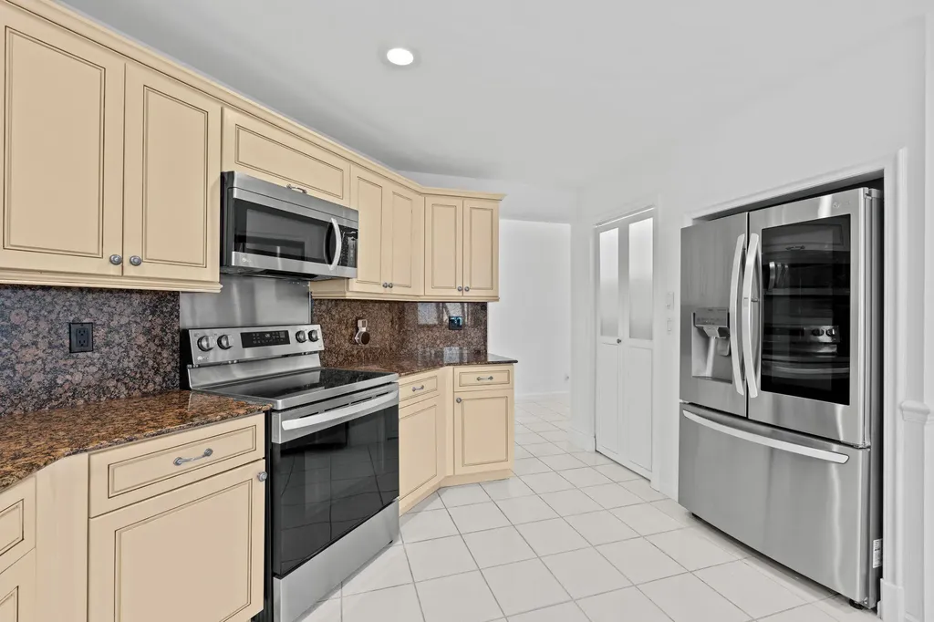 6517 Via Rosa Boca Raton FL 33433