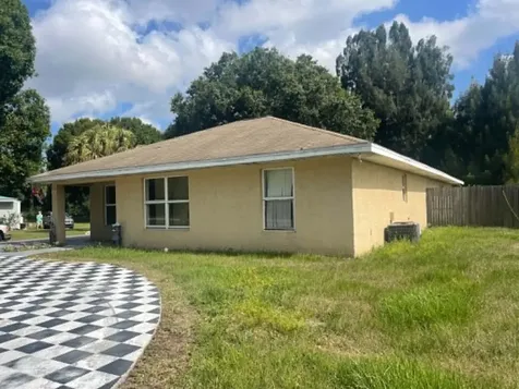 1106 NW 7th Court Okeechobee FL 34972