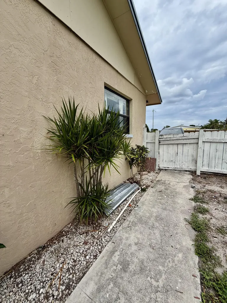 3243 Grove Road Boynton Beach FL 33435
