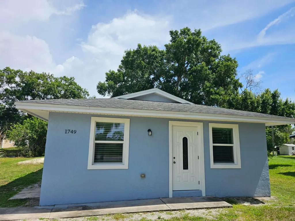 1749 NE 2nd Street Okeechobee FL 34972