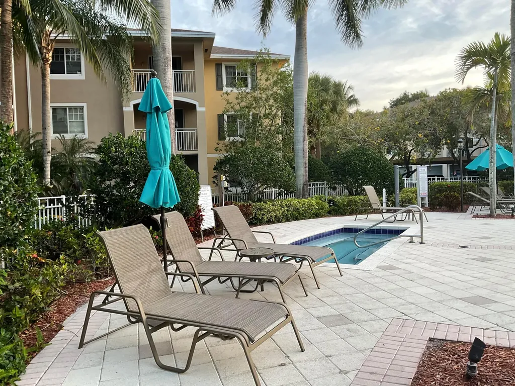 6410 Emerald Dunes 202 Drive West Palm Beach FL 33411