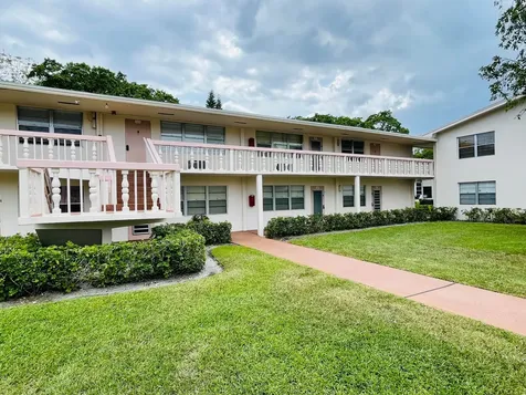 333 Farnham P Deerfield Beach FL 33442
