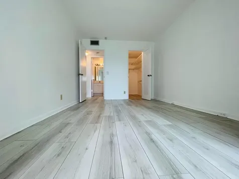 333 Farnham P Deerfield Beach FL 33442