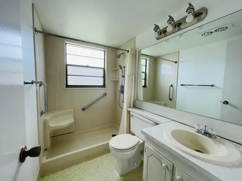 333 Farnham P Deerfield Beach FL 33442
