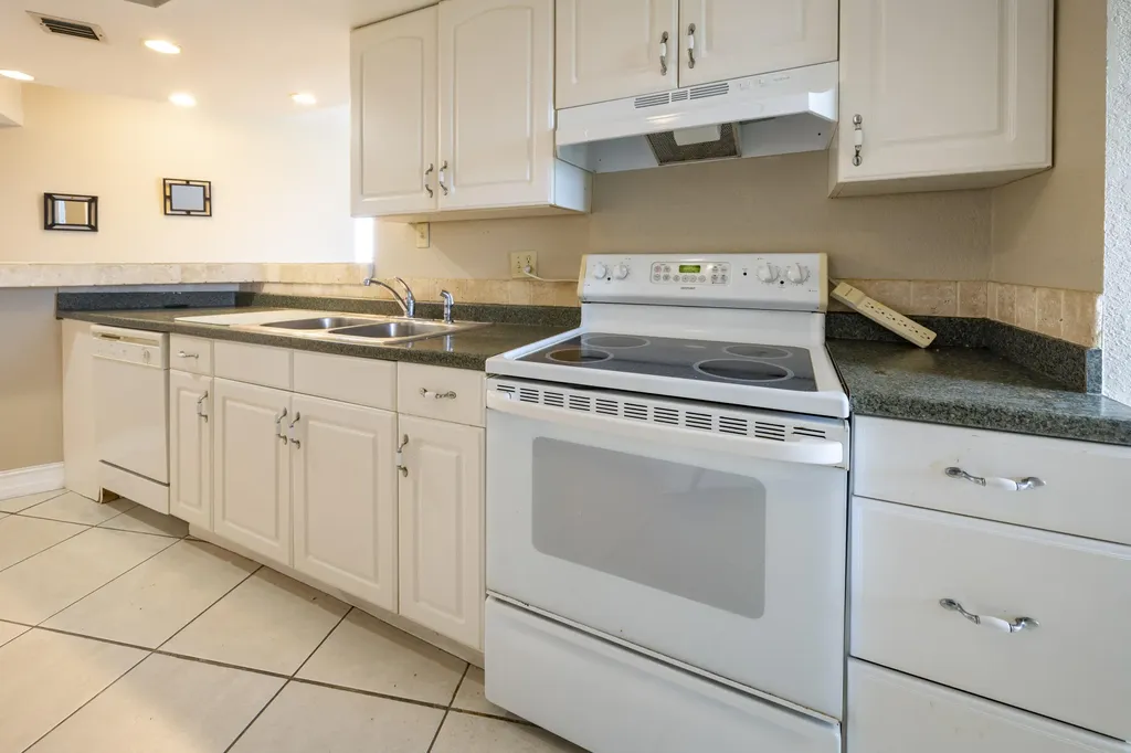 6911 Environ Boulevard Lauderhill FL 33319
