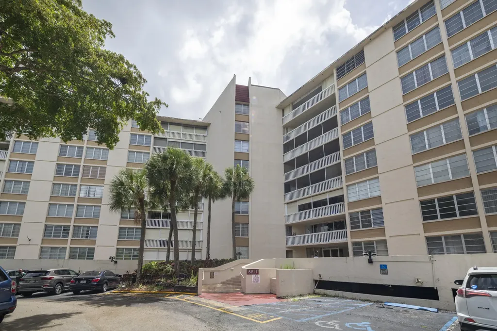 6911 Environ Boulevard Lauderhill FL 33319
