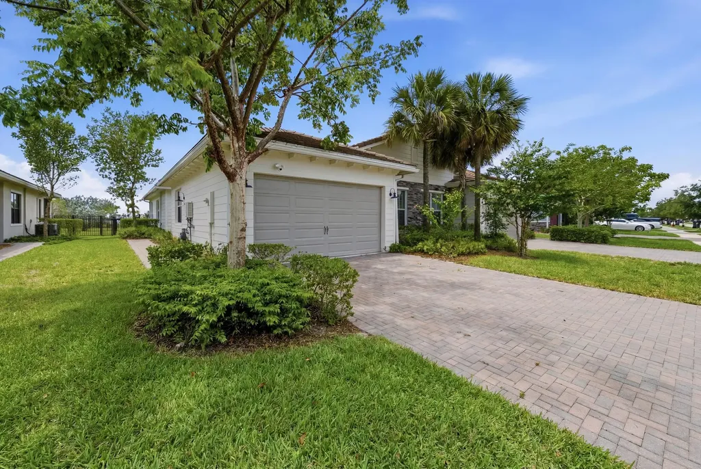 19680 Weathervane Way Loxahatchee FL 33470
