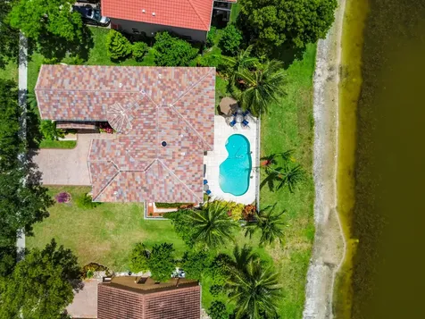 458 Cresta Circle West Palm Beach FL 33413