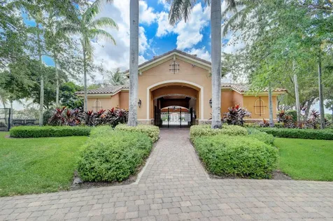 458 Cresta Circle West Palm Beach FL 33413
