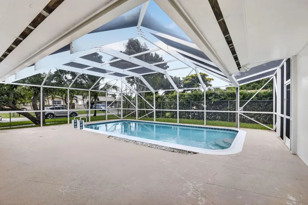 1761 NW 107th Avenue Pembroke Pines FL 33026