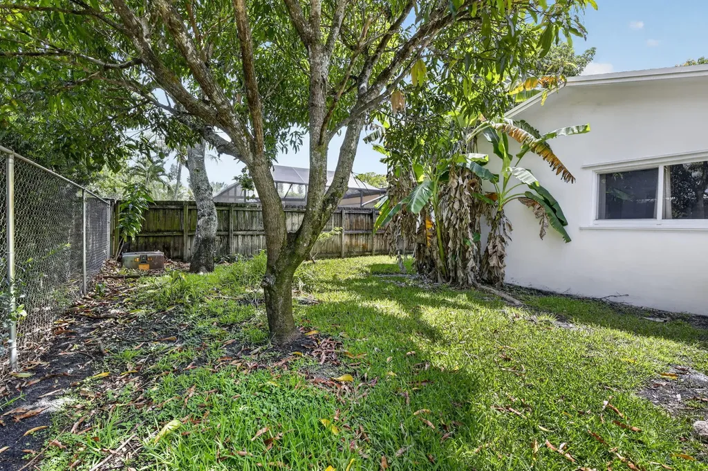 1761 NW 107th Avenue Pembroke Pines FL 33026