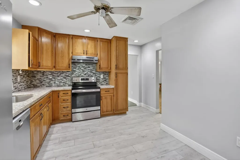 1761 NW 107th Avenue Pembroke Pines FL 33026