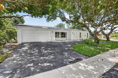 1761 NW 107th Avenue Pembroke Pines FL 33026