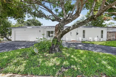 1761 NW 107th Avenue Pembroke Pines FL 33026