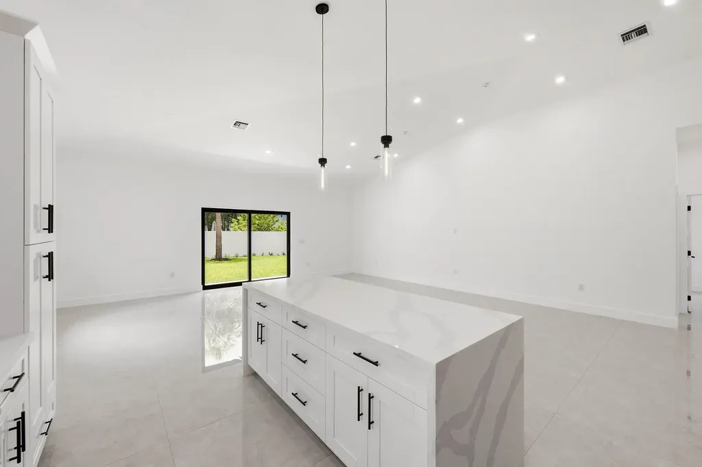 4530 NW 36th Court Fort Lauderdale FL 33319
