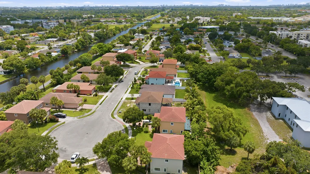 4530 NW 36th Court Fort Lauderdale FL 33319