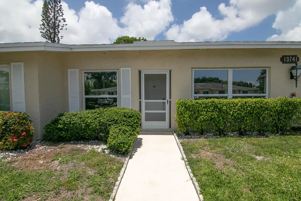 13741 Flora Place Delray Beach FL 33484
