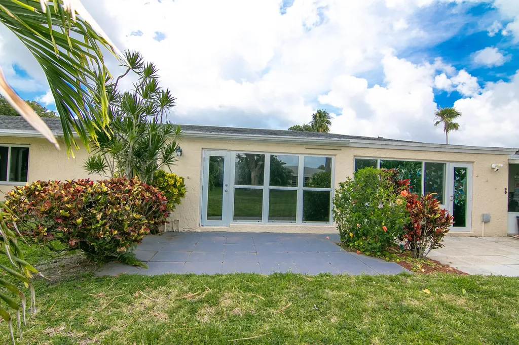 13741 Flora Place Delray Beach FL 33484