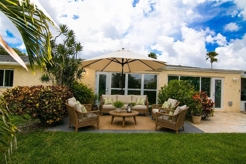 13741 Flora Place Delray Beach FL 33484